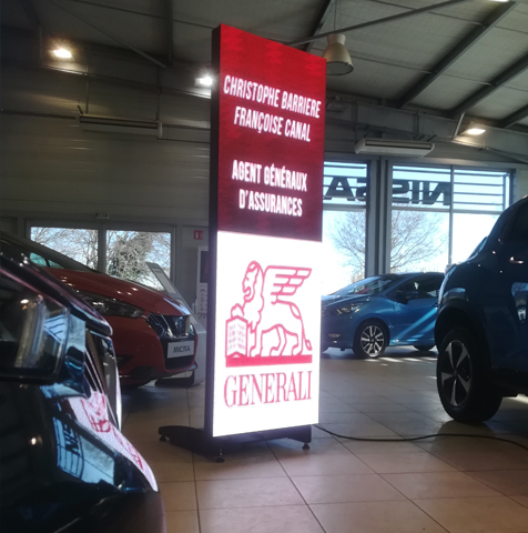 Kakémono led dans un concessionnaire automobile